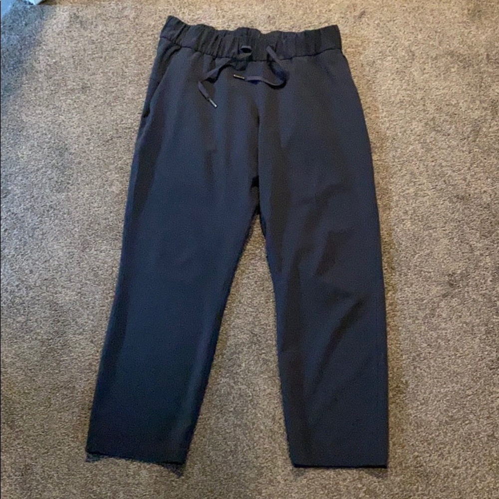 Lululemon gray on the fly pant